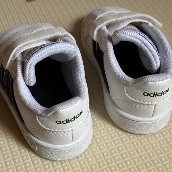 Adidas Baby Grand Court Velcro Sneakers - Picture 2 of 4